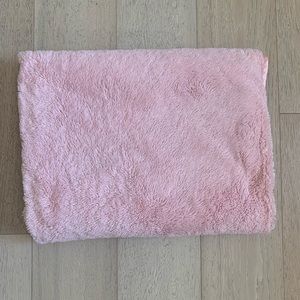 BIG PLUSH PINK BLANKET